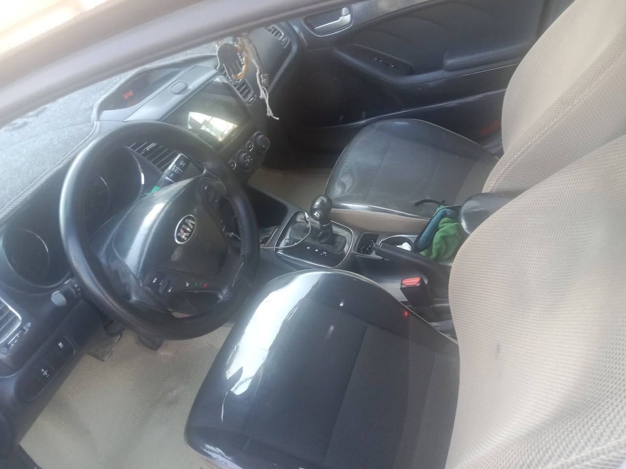 السلام عليكم كيا فورتي موديل ١٧ السياره ليبل واحد كله بدون تبديل كير مكينه تبريد تخم تير باتري جديد السياره نظيفه جدا رقم بغداد سنويه ٢٨ بااسمي السياره تحويل مباشر مكان السياره بابل المركز ماشيه ١٤١ الف السعر ١٢٥ ورقه رقم الهاتف*********** واتساب بيه الرقم. بدون ايرباك السياره
