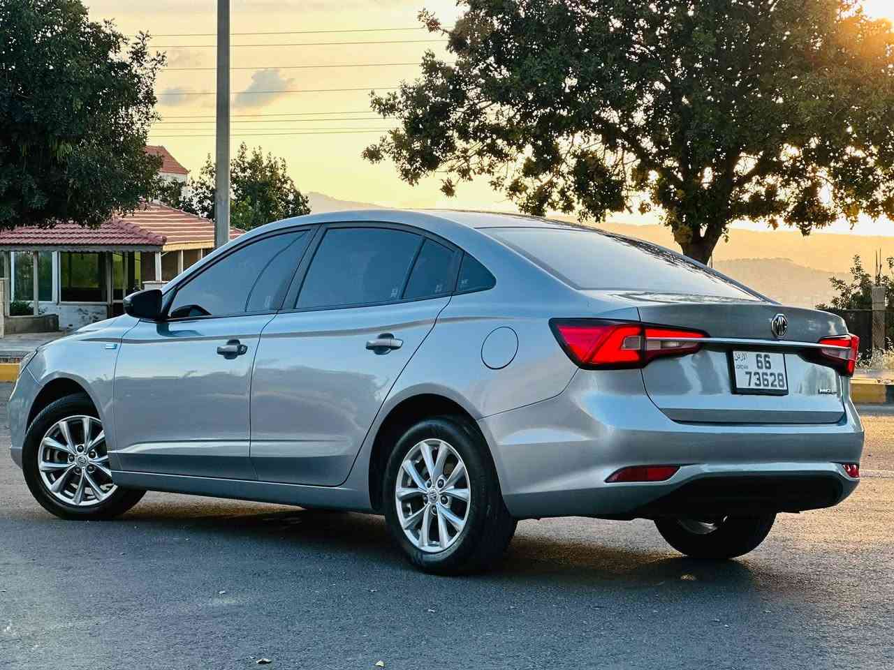 � سيارة MG 5 موديل 2023 للبيع – 🚗 فحص ((7جيد))
الاستفساررر. 0797510034
السعرر . 8800

السيارة وارد الشركة
مالك ثاني  
مرخصه  سنه كامله 
ماشيه 79 الف 

المحرك: 60

 • 1500 سي سي اقتصاد جدا

 • 4 سلندر

 • بنزين Eco

المواصفات:

•  شاشه مع كميرا 

 • ناقل الحركه أتوماتيك 8غيار

 • بلوتوث + Aux

 • مكيف

 • جنط ألمنيوم

 • زجاج ومرايا كهربائية

 • غمازات مرايا

• لونغرفه قماش ريكو مميز جداااا

 • شاشة معلومات

 • إضاءة نهارية LED

 • Auto Lights

 • Voice Command

الأمان:

 • وسائد هوائية Airbags

الفحص 

امامي شمال جيد

امامي يمين جيد

خلفي  شمال. جيد

خلفي  يمين  جيد

📞 للإستفسار 0797510034

السعر :8800


**إذا كنت صاحب هذا الإعلان وتريد حذفه لأي سبب، رجاءا أرسل رسالة إلى الدعم الفني**