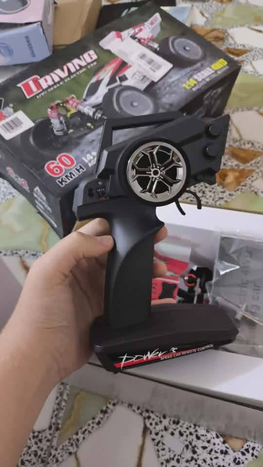 60 مع التوصيل على اول تم 😳. 
سيارة GoolRC Wltoys RC Xks 144001، سيارة تحكم عن بعد بسرعة 60 كم/ساعة، بمقياس 1/14، تعمل بتردد 2.4 جيجاهرتز، سيارة سباق رباعية الدفع، مناسبة للطرق الوعرة والانجراف، جاهزة للتشغيل.


**إذا كنت صاحب هذا الإعلان وتريد حذفه لأي سبب، رجاءا أرسل رسالة إلى الدعم الفني**
