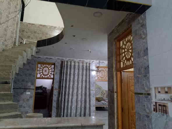 دار للبيع المساحه ٢٠٠م زراعي قرار ٢٥ يحتوي على استقبال وصاله وغرفة نوم عدد٢ ومطبخ وحمامات داخليه عدد٣ وصحيات خارجيه وكراج البناء جديد مسلح طابوق كما هو  موضح بالصور
المكان بغداد السياحي شارع انشايه انور العماري السعر 73  للاستفسار على الرقم ***********
