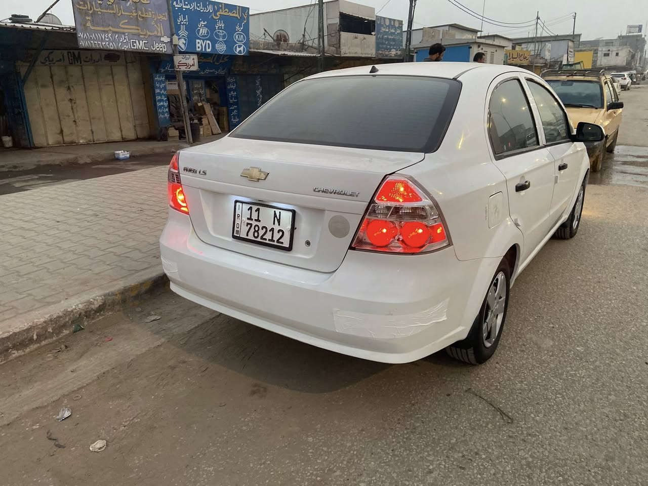 السلام عليكم 
افيو موديل 11 الشركة العامة
السيارة مكفولة من ضربة وصبغ فقط هلال جاملغ خلفي وباقي كفالة كير محرك تخم تاير السيارة جديدة 
السيارة باسمي رقم بغداد 83 بية مجال بسيط 
مكان بابل ***********
