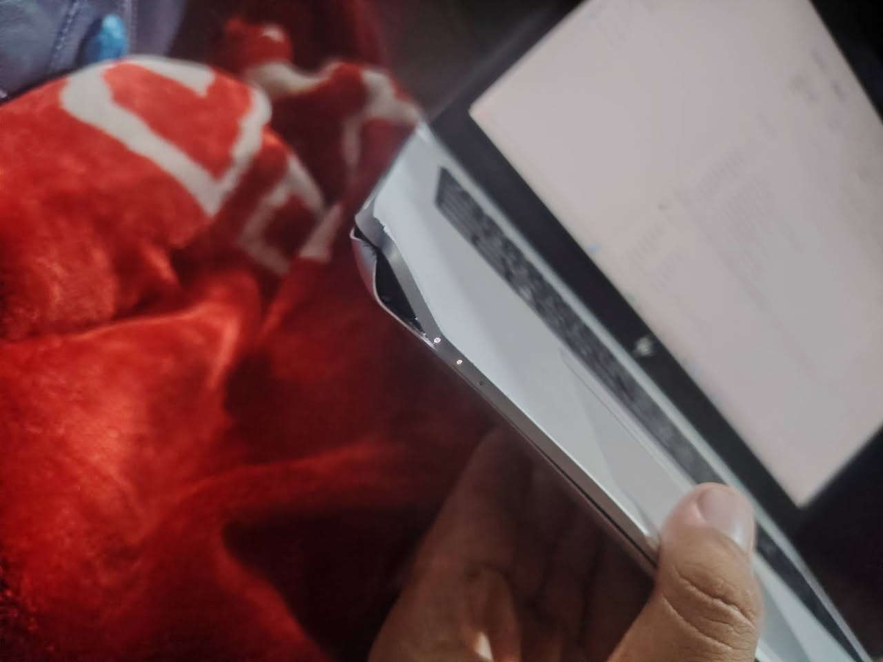 لابتوب hb معالج i7 وموجوده باقي التفاصيل بالصور الذاكره وسعة التخزين وغيرها
بيها ضربه (وزر) ال انتر ضايع اثر الوكعه حاسبه كل عيب ما بيها غير الضربه الموجوده بالصوره
لابتوب نضيف السعر 280
الموقع مدينة الصدر
*********** للتواصل
المعالج: Intel Core i7-8650U (معالج قوي من الفئة الفاخرة للجيل الثامن, بتردد أساسي 1.90 جيجاهرتز).الذاكرة (RAM): سعة
8 جيجابايت
نظام التشغيل: يعمل بنظام Windows 11 Pro، وهي نسخة احترافية وممتازة للأمان وإدارة النظام.
