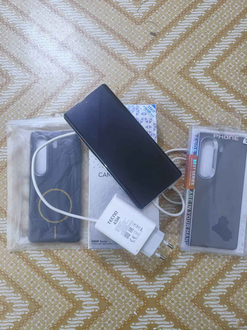 تكنو كامون 40 برو 5 جي 
.
.
كامل ملحقات (شاحنه الاصليه 
كارتون ويا كفرات  هدايا )
90 فريم ببجي ذاكرة 256 
السعر 250 قفل قفل 
توصيل الكل العراق موجود 
واتساب ***********
