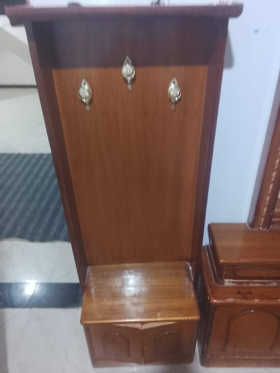 للبيع  كنتور مع زاويه مع ميز مراية  بدون سريرالسعر ٣٠٠


**إذا كنت صاحب هذا الإعلان وتريد حذفه لأي سبب، رجاءا أرسل رسالة إلى الدعم الفني**