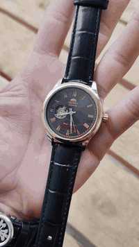 ٢٥ الف اول تم يوجد توصيل لكل المحافظات  للحجز والاستفسار التواصل دايرك...