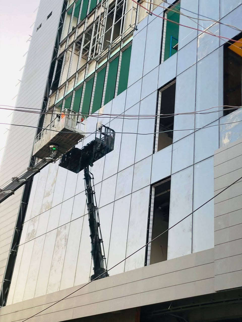 🏛️ ركن الواجهات... لأن الواجهة هي أول انطباع.

إذا تريد واجهة عصرية تجمع بين الجمال، الجودة، والمتانة، إحنا نوفرلك أفضل الحلول بأعلى مستوى من التنفيذ.

✅ تنفيذ فرونتك
✅ تركيب بورسلين
✅ تنفيذ كابوند (ألمنيوم كومبوزت)
✅ دقة بالمواعيد وجودة بالتشطيب
✅ أسعار منافسة وإشراف احترافي

نحوّل فكرتك إلى واجهة تليق بمشروعك، سواء كان منزل، محل، شركة أو مجمع تجاري.

📩 راسلنا الآن للاستفسار أو طلب كشف موقع وتسعيرة. 
***********

ركن الواجهات
عنوان الجودة... وبداية الانطباع الأول. ✨
