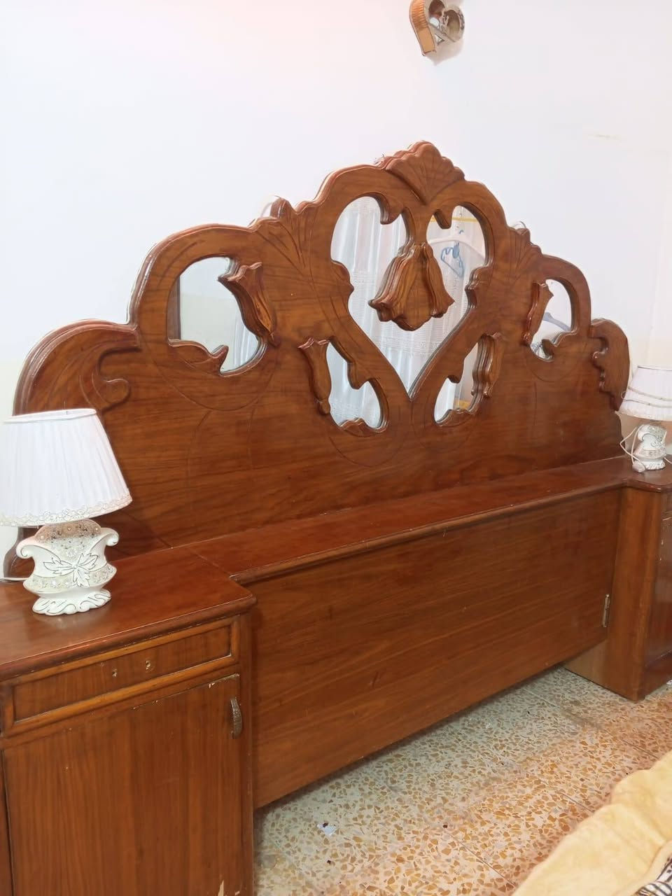 غرفه نوم شرط تسكام ٦ابواب كامله مع ملحقات بابل شوملي طريق السريع ***********
