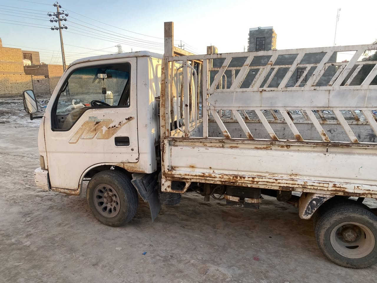 كيا فونتيره للبيع موديل  1998
مكينه خير من الله 
كير بيه الثاني يفلت والرابع مايجي 
سنويه صاقطه من 2020 
رقم بصره الماني 
شاصي بيه فطر ومصلح 
حداديه جديده تايرات نص عمر تحويل ثاني يوم راعيها موجود بلبصره مكان السياره ناصريه الفضليه السعر 30 وبيه مجال قليل 
 ***********
