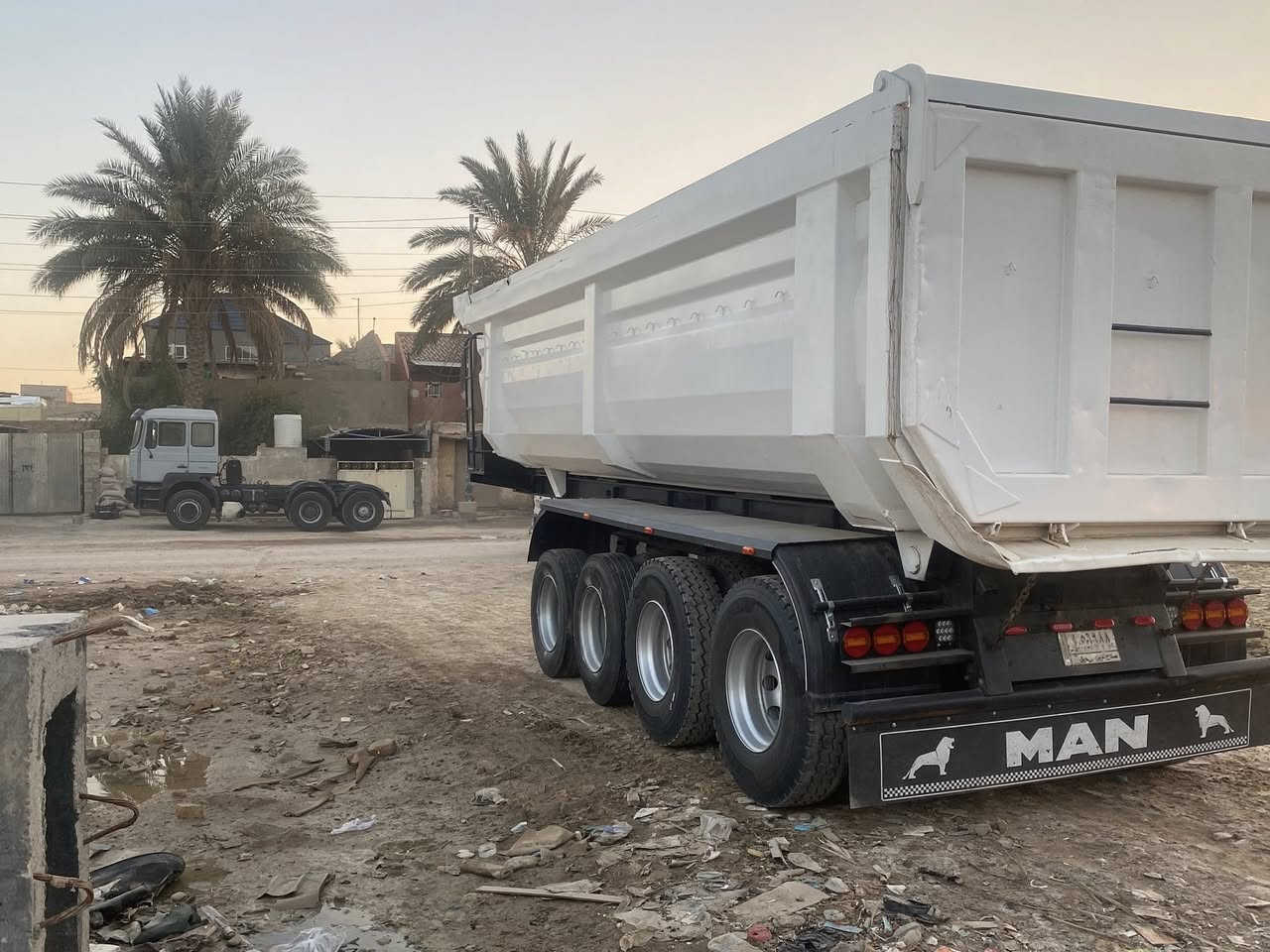 عربانة لبيع تركي ٢٨متر تخم تاير جديد أربع أزواج جدد هوة ويلة ١٣.                        
سعر ١٢٥
رقم الهاتف ***********
