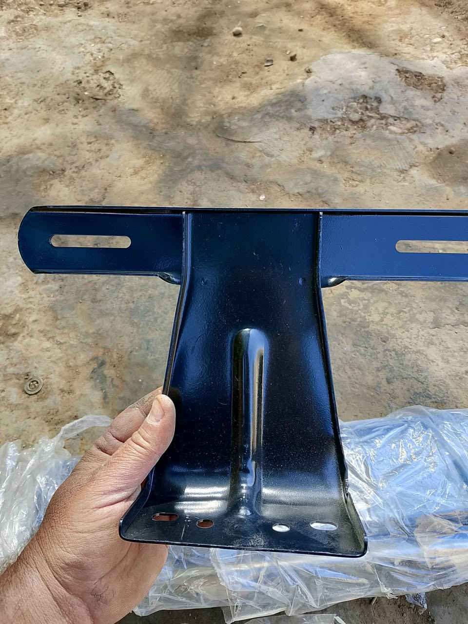 سلام عليكم من رخصت الادمن 
يوجد غراض بيكم لاندكروز جديد 
العنوان ديالى بلدروز 
***********
