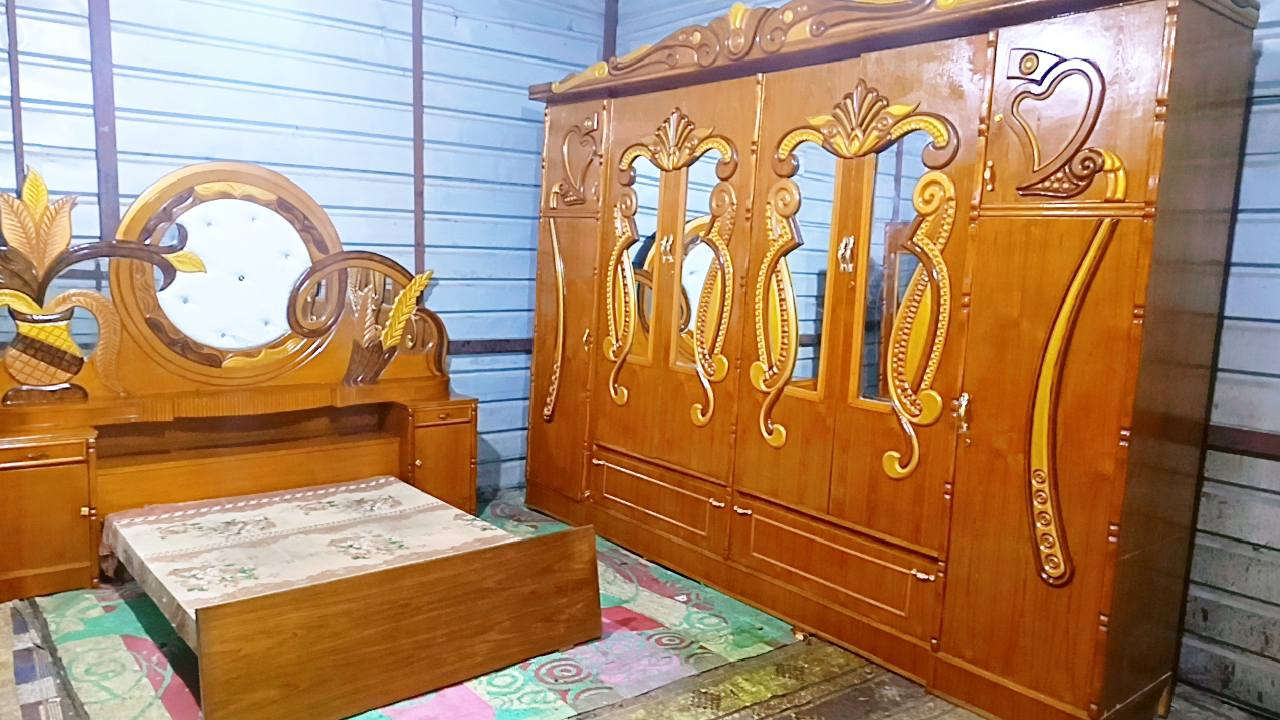 غرفه اخشاب للبيع ست ابواب ملحق نضيف زاويه كنتوريه السعر 650 الاتصال على الرقم *********** بغداد متواجد واتساب وعندي توصيل بكروه
