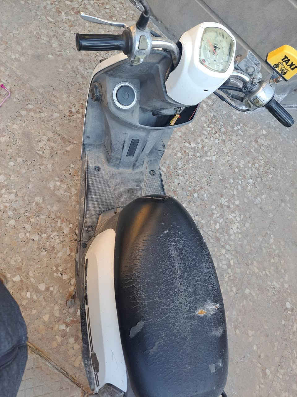 سلام عليكم اخوان  دراجه  بوليسية  للبيع  موديل  ٢٠٠٨ نوزل مو كابريتر بيها الكلج كايم الدراجه تشتغل وتمشي مكينه مامفتوحه ونضيفه مكاني بابل المسيب مفرك معمل السمنت السعر ٦٥٠ وبيها مجال ***********
