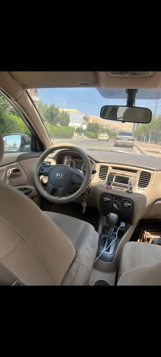 کیار  ریۆ kia rio
2012
76$ کەمێک مامەڵە
***********
