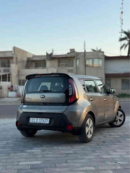 كيا صول 2015 وارد امريكي
مواصفات عادية مكينة ١٦٠٠ GDI بحالة ممتازة دهن اصلي 
بانزين محسن 

كير مكينة كفالة 
تبريد يحتاجلة غاز 

السيارة كلها جاردة مثل ما موضح وبيها دحجات ورصعات
يرادلها صبغ عام 

للبيع السعر شدة وبيها مجال بسيط 
مكان السيارة حي الجامعة او الشعب

***********
واتساب بغداد
