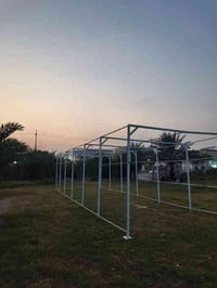 صيوان للبيع طوله ( 14 متر ) و ارتفاعه ( مترتين و 85 سانتيم ) عرضه( 4 ا...