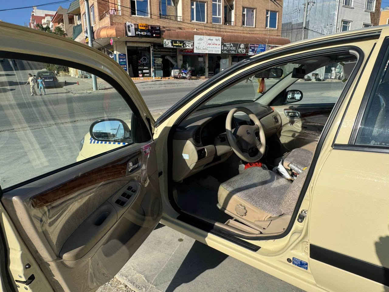 نیسان صەنی 
مۆدێل ٢٠١٠
ڕەقەم سلێمانی
سەنەوی و ڕەقەمی تازەیە 
بەناوی خۆمانەوەیە 
گێڕ و مەکینە و سارد و گەرمی مەزبووتە 
کوشن و گاعی تازە تێگیراوە 
بەرگە دەرگاکانی کراوە بە فۆرمیگا
چوار تایەی تازەی لە ژێرایە 
یەک دوو ساردی بەسیتی هەیە 
قەترە بۆیاخی نییە 
سەیارەکە زۆر تازەیە و مەسرەفی تیانییە 
شوێن :سلێمانی 
ژمارەی مۆبایل:(***********) السليمانية, العراق
