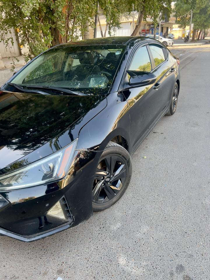 حادثها بنيد وجاملغ وبغداد بيها قبغ جنطة
رادار جانبي 
نظام abs
كامرة دوارة 
كير at
سماعات يابانية
ويل سبورت
تدفئة كشنات
تدفئة ستيرن
3 وضعيات قيادة
عدا الكماليات الصارفهن عليها 
تبريد كامل من كل نواحي
مكينة وكير خير من الله
مكاني السيديه ***********
السعر 122وبيها مجال الطيبين
