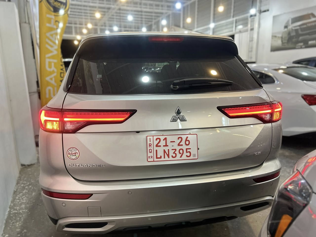 للبيع او مراوسه
MITSUBISHI 
OUTLANDER
2024
SE
2,5L
V4
11,000 MILES 

المواصفات SE👑///
• مكينة 4 سلندر
• سعة المحرك 2.5 لتر بنزين
• قوة 181 حصان
• عزم دوران 245 نيوتن متر تقريباً
• قير أوتوماتيك CVT
• نظام دفع أمامي 
• أوضاع قيادة متعددة
• تبريد أمامي (مقاعد مدفأة)
• إشارات بالمرايا
• تحكمات على الستيرنغ
• شاشة حجم كبير 9 إنش
‏• Apple CarPlay (لاسلكي)
‏• Android Auto
• بلوتوث
‏• USB أمامي وخلفي
• شاحن لاسلكي (حسب الفئة)
• كروز كنترول متكيف
• تحديد مسار
• رادار أمامي
• رادار خلفي
• حساسات أمامية وخلفية
• كاميرا خلفية
• نظام منع تصادم أمامي
• نقطة عمياء
• تنبيه مرور خلفي
• مثبت سرعة ذكي
• جنوط ألمنيوم 20 إنش
• تشغيل بصمة
• دخول ذكي
• مصابيح أمامية LED
• إضاءة نهارية LED
• باب خلفي كهربائي
• مكيف أوتوماتيك ثنائي المنطقة

ضرر//بدون صبغ❗️شرط فحص 
بدون دواخل ✅
شواصي سليمة 💯
بدون ايرباك ✅

 JA4J3VA87RZ033707

السعر///235$ ورقة وبيها مجال 💵

سيارة جاهز ما بيها اي نقص ✅

بوليش و حمام جديد ✅

سيارة كاتي يترقم المحافظات شمالية ✅

العنوان- كركوك 🌇

📞 0770 912 5605
