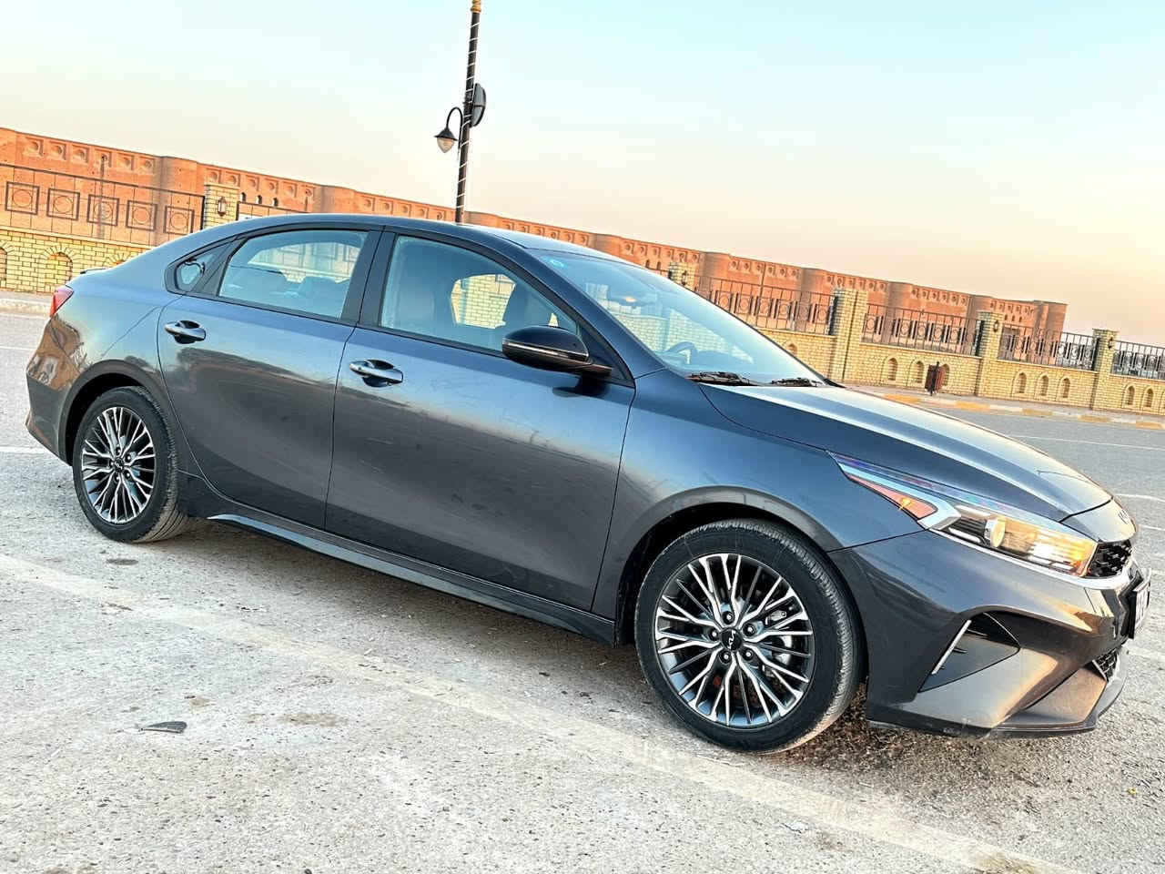 السلام عليكم

كيا فورتي GT LINE 2024

رقم بغداد  

المواصفات 

تشغيل عن بعد

تحكمات ستيرن 

تحديد مسار

بصمة تشغيل مع بصمة ابواب 

كشنات جلد مع بصمة GT linn

لايت لد 

بك لايت لد 

توقف ذاتي

اضواء ترحيب عند الاقتراب

ستيرن رياضي حرف (D)

 ثلاث وضعيات قيادة Mode Drive (نورمل + سمارت + سبورت)

شاشة كبيرة  8 انج + GPS+ بوصله + كامره خلفية 

محرك 2000 دوش المرغوب 

ماشيه 32,000 km

عنون بغداد
    
السعر170

***********
