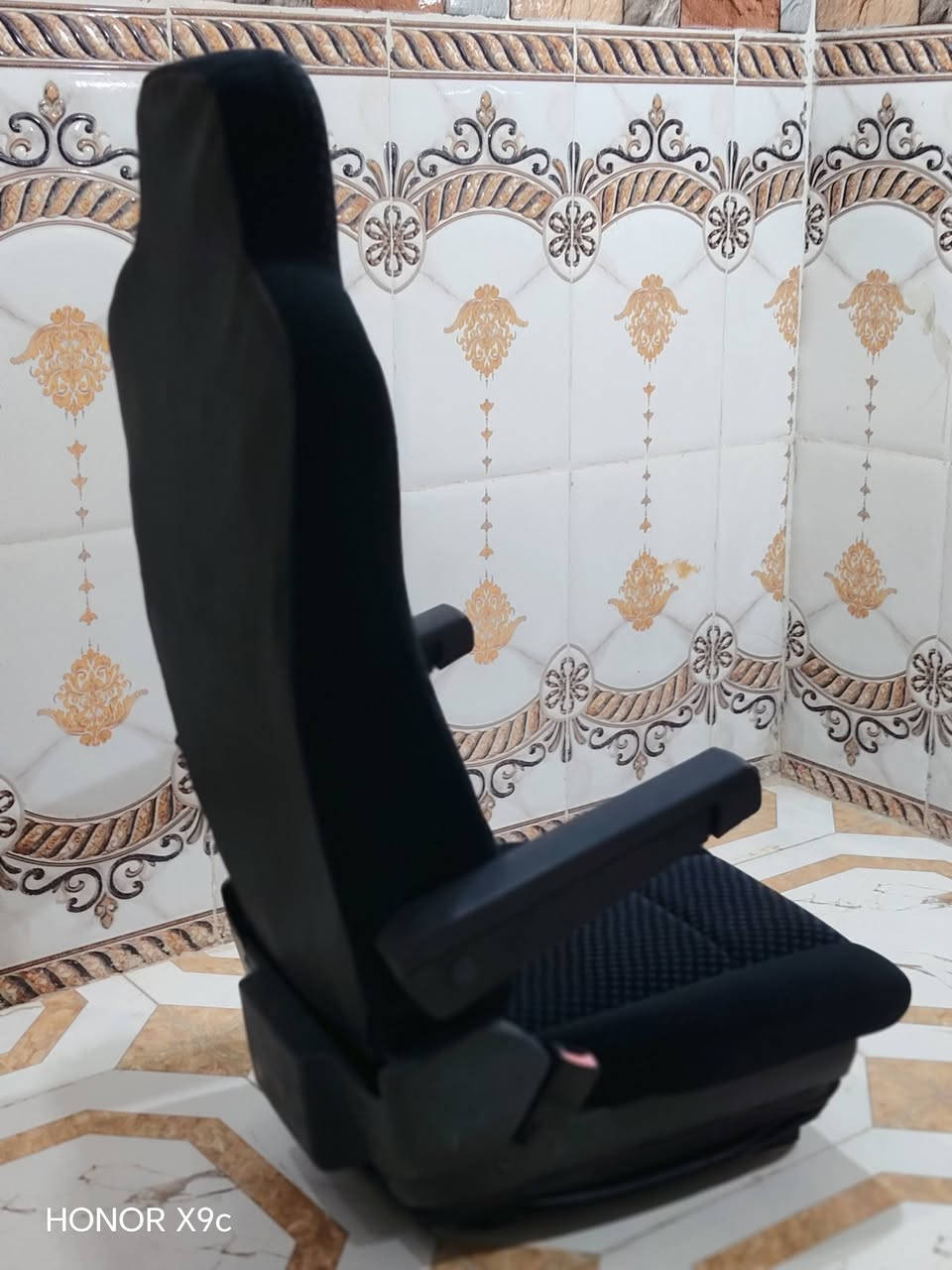 سلام عليكم كشنات كتروز مل سايق والعبري البيع السعر 650 وبيهن مجال تنصل عله الرقم *********** مكاني ميسان
