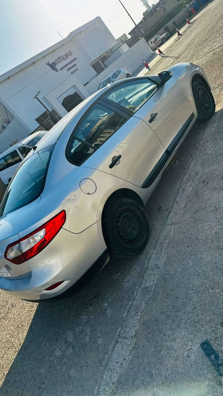 السلام عليكم
للبيع رينو فلوانس موديل 2012 مكفوله من الصبغ بدون ضربه فقط يحتاجله بارد ممصلحه عل حطته السيارة جاهزه تبريد شغال حداديه باتري جديد رقم بغداد تحويل ثاني يوم
ماشيه 171 قابله لزياده محرك قبغ اصفر
مكاني بغداد 
السعر 68وبيه مجال 

‭0772 404 5994‬
***********
