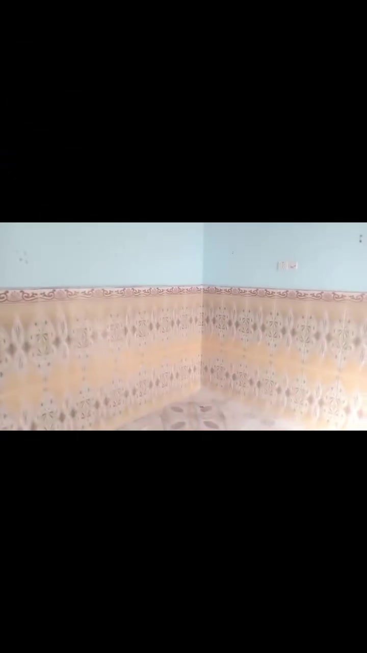 سلام عليكم شقه ايجار بيه غرفتين كبار ومطبخ وصاله وصحيات المكان الجزيره شط العرب اليوبه  الصغر قرب مدرست ام ايمن الستفسار ***********
