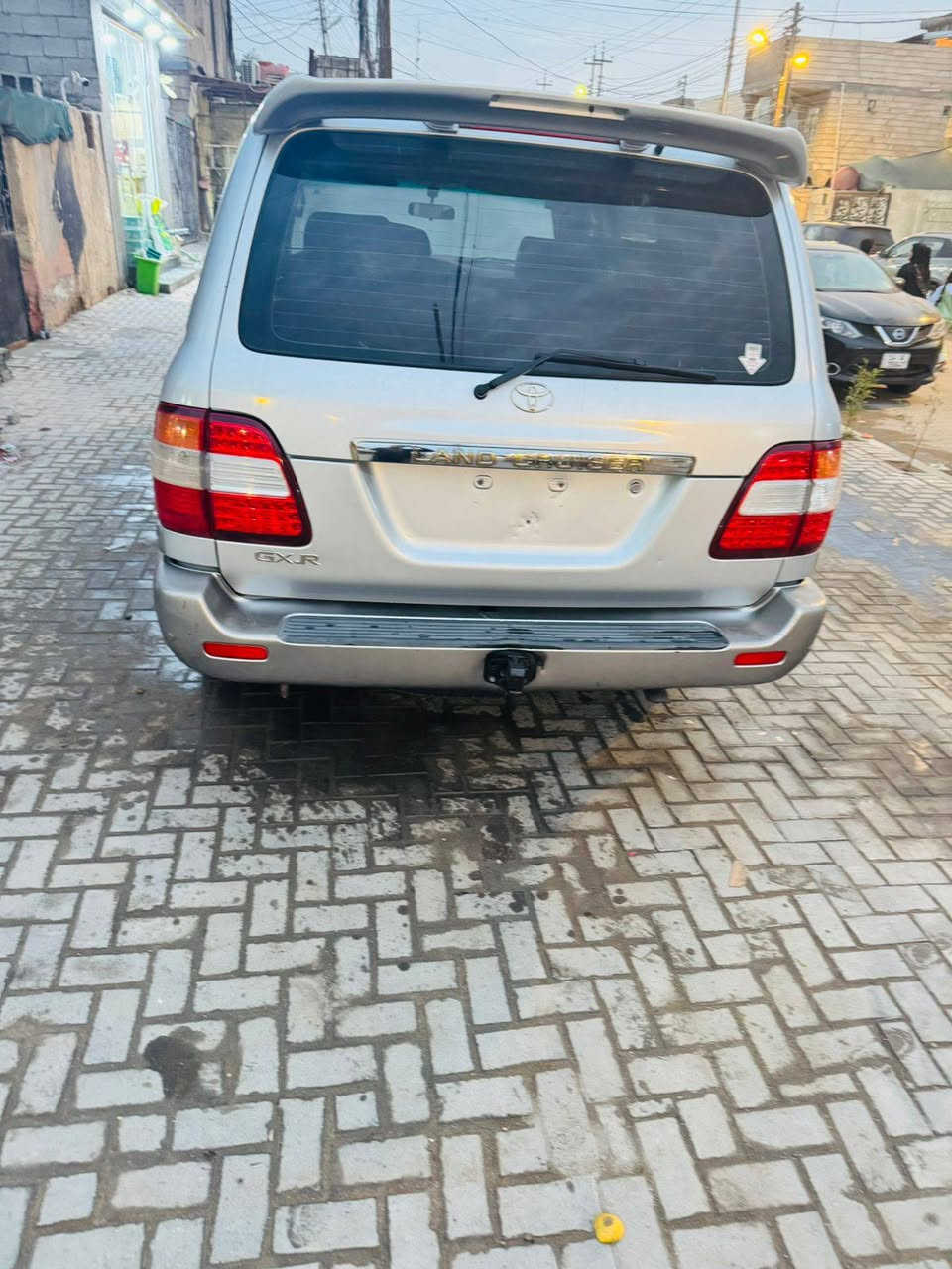 السلام عليكم ورحمه الله وبركاته لاندكروزر 2006 سيارة جاهزة مكينة كير تبريد تدفئة دبل تانكي فتحة سقف كير اوتو فور ويل دسك خلفي وأمامي مكينة 6سلندر  تايرات باتري جديد كل نقص مابيهة بيعة كتاب مزاد  مكاني بصرة قرب ساحة سعد الشراي يتصل ويدلل السعر 110 هاتف ***********
