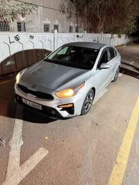 للبيع كيا فورتي موديل 19 نص فول حادثه  قطعه وحده قبق جنطه فقط نفسه ومص...