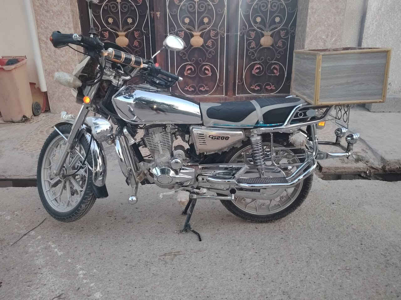 للبيع دراجه بارت سل ستيل بلكامل ٢٠٢٤ مكينه ٢٠٠ مناقصها برغي وممفتوح منها برغي بنفس الوكت دراجه جديده ماشيه ١١٥٦ حقيقي اوراقها موجوده كلج دهن تشغيل عن بعد المكان تقاطع الوجيهيه زهيرات السعر مليون وميه وبيها مجال ***********
