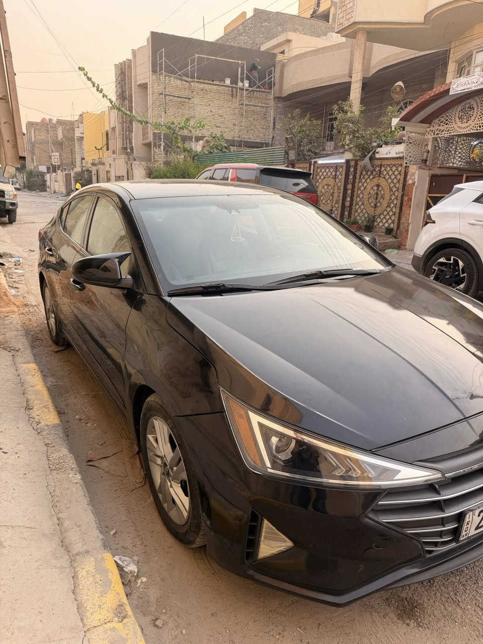 النترا 2020 وارد امريكي
محرك 2000 دوش كير اي تي AT 
حادثها تبديل بنيد و صبغ نصف الحاملغ الايمن الامامي 
السيارة جاهزة مجهزة صدر جديد باتري جديد تايرات جديدة 
كير و محرك مكفولات 
السعر 128 وبيها مجال قليل  
مكاني بغداد الحرية ***********
