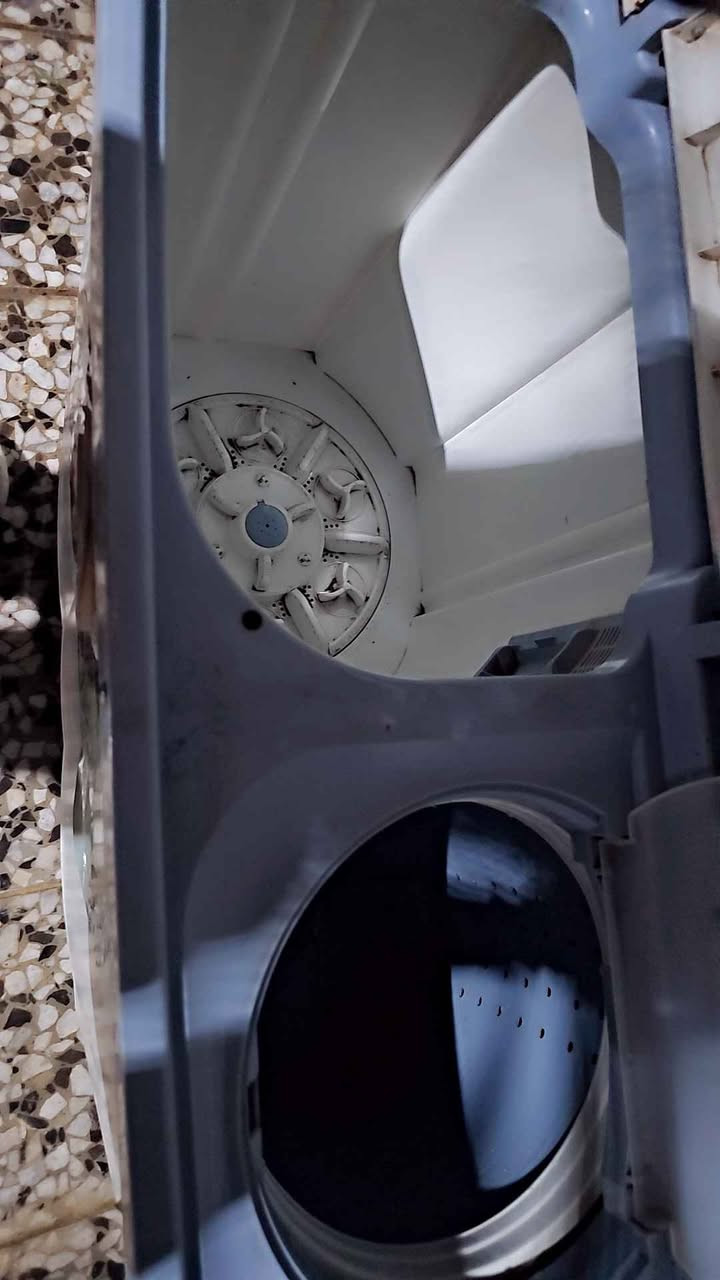 غسالة ملابس نوع دنكا تشتغل ونضيفه كلش ع فحص للإستفسار واتس أو اتصال *********** النجف, العراق
