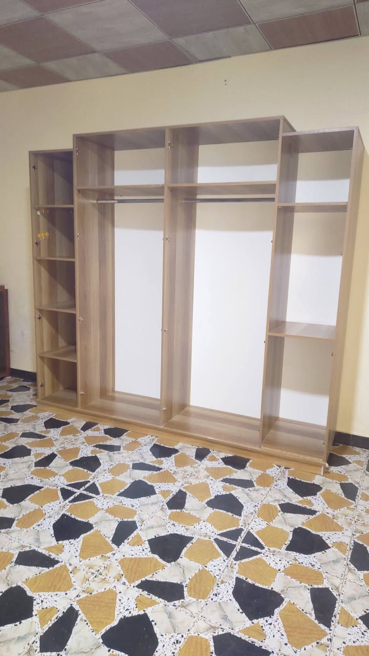 سلام عليكم غرفه 7 قطع كلش نضيفه بعدها جديده هيه والدوشك ب600 وبيها مجال للاستفسار ***********////***********
