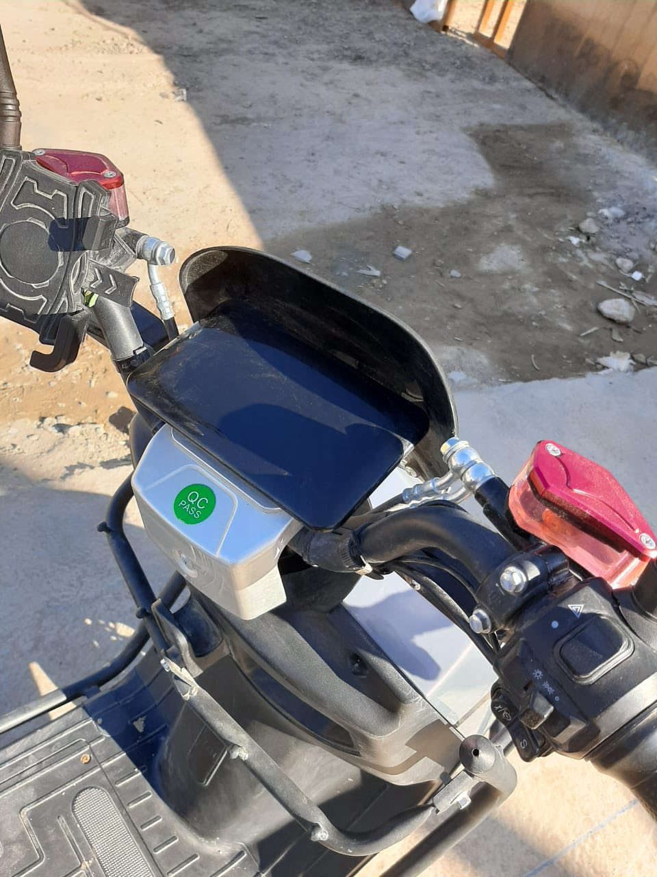 دراجه شحن سكنس موديل 2025 فول مواصفات 
ماشيه 3060
ملف 2000
بك خلفي 
دبل إشاره 
لون مميز متغير  في الشمس
امانه الله الدراجه احلا من الصوره تجي وشوف شخطه مابيها
محنطه بدرع كامل الدراجه 
لتواصل /7826509450
