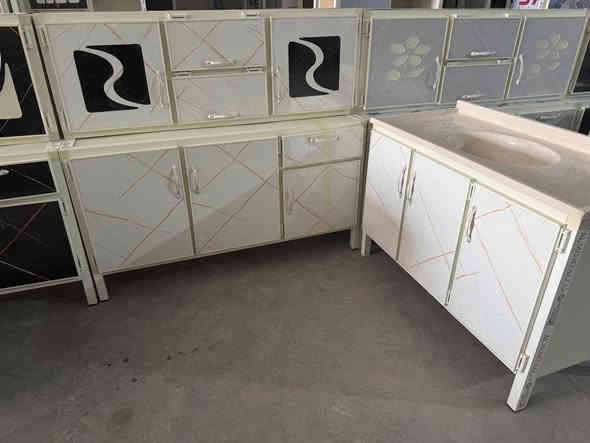 عرررض خاص الوان تخبل 

كاونتر المنيوم قياس متر و نص 3. قطع 
السعر 210. الحجز ***********
