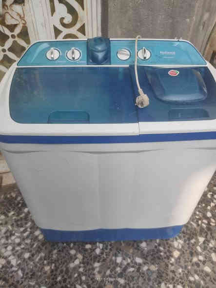 سلام عليكم 
الكيزر شرط الشغل. سعر ٦٥
غساله اوتماتيك شغاله سعر ١٥٠
غساله عاديه شغاله ونظيفه غسل تنشيف.. فقط حوض الغسل بنكط ماي من يم الكير بوكس.  اعتقد يرادله واشر.. مكاني بصره... *********** ابو الخصيب
