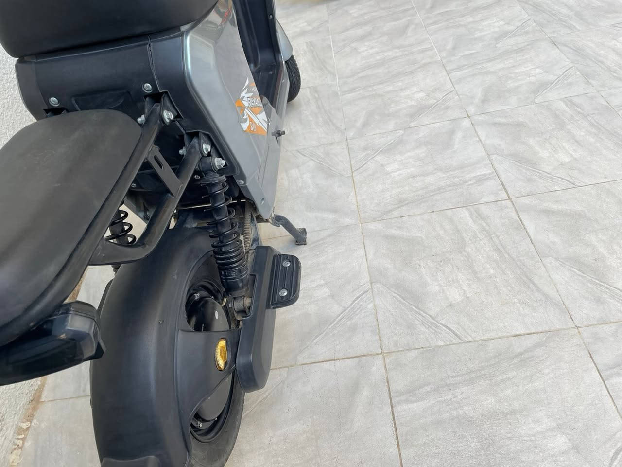 سلام عليكم دراجة شحن R10 ريان خمّس بطاريات 🔋 وثلاث سرعات والسرعه 60 الحقيقيه توصل 55 وكلشي شغال بيهه ومامتعوبه ونظيفه وناعمه وتخبل سعرها 430 وبيهه مجال بسيط مكاني كربلاء قرب ثانوية الوتار الرقم ***********
