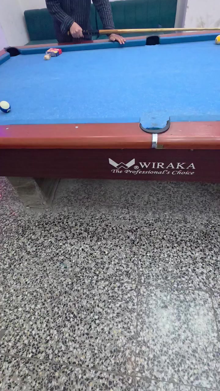 ميز ويركه نضافه ٧٥ الى٨٥% بدون فطر او كسر بس تبديل قماش
مكان بغداد المدينه ***********
