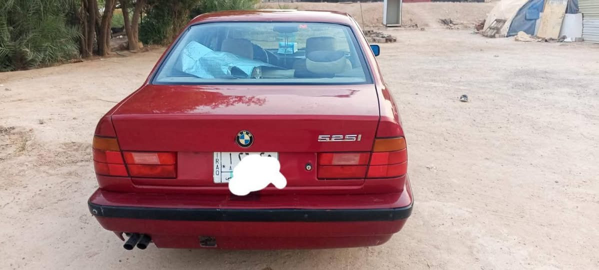 السلام عليكم   بي أم 525 أصل محرك مسكر فانوص موديل 1992 رقم الأنبار سياره جاهزة من كلشي ومابيها نقص برغي فتحة بچم عريض ويل كب خلية تبريد ويه السويچ سياره جاهزه السعر ٦٥ وبيها مجال 
مكانها فلوجه ليريد يتصل 
***********
