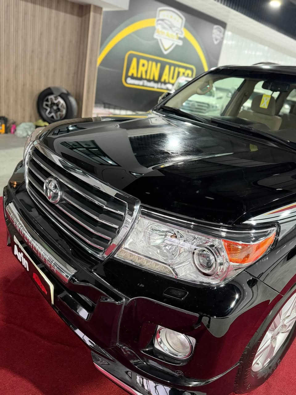 بسم الله الرحمن الرحيم 
لاندكروزر 2013 V6 4.000 GXR
بێ بۆیاخ نموونەیە لە جوانی 
3پەڵە بچووک ساردی هەیە
180,000 KM حەقیقی ڕۆیشتووە 
تەحویل و وەکالە بەشەرت
سلاید 
کوشن کارەبا    
‎حاسەی پێش و دواوە 
سەلاجە 
تەبرید مەرکەزی 
لایت لید و زینۆن 
بلاجکتۆر 
ئاوێنە ئیشارەت و ئاوێنە شەفت
گيرو مه كينه ي به شه رت نه كراوه ته وه 
 سه نه وي تازه يه 
سعري٣٢٥$ و مه عمه له
***********كوردي
 ***********عره بي.  
***********وه تس ئه پ السليمانية, العراق
