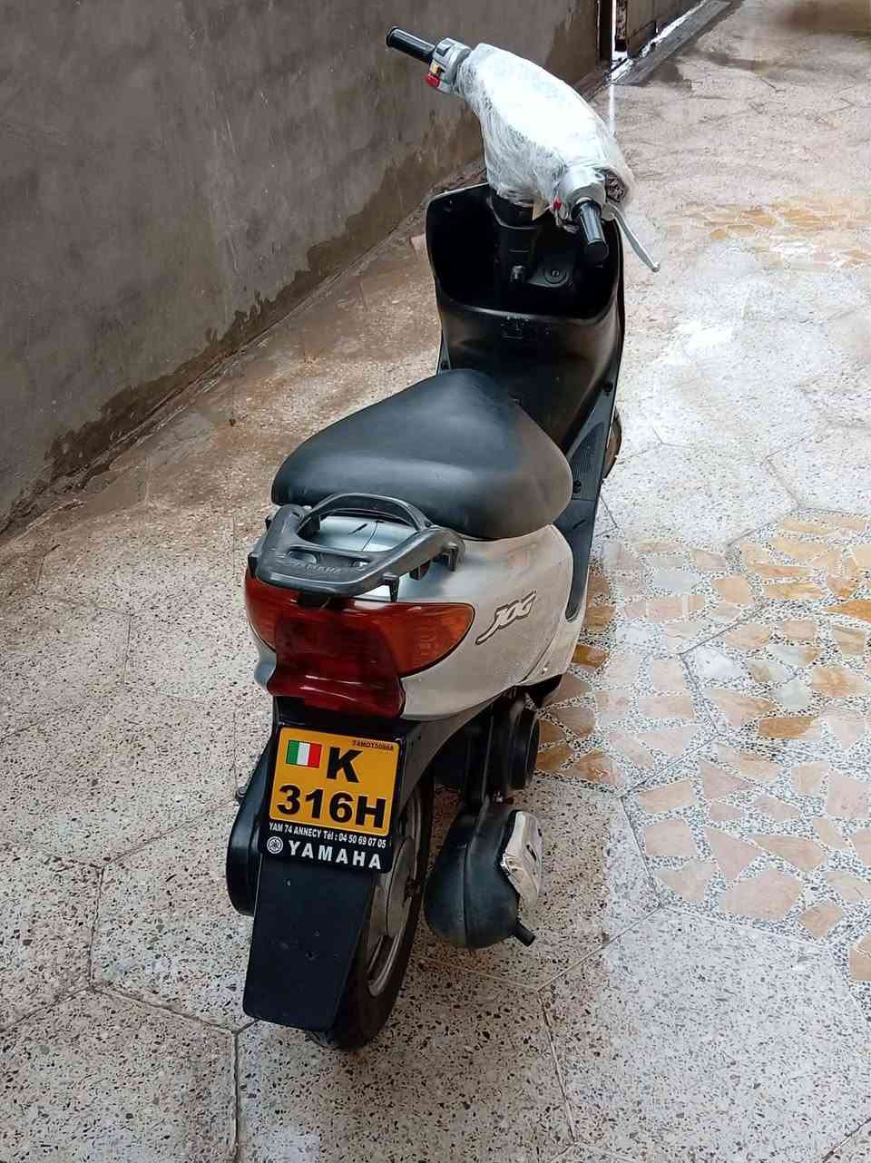 دراجة عصفوريه ياباني دراجة بلاديه كهربائية كله شغال اشاير لايتات هورن نكره سلف +هندر. باتري جديد كلج جديد تايرات جدد   السعر300 وبيهه مجال  العنوان حي اور سبع قصور  رقم هاتف ***********
