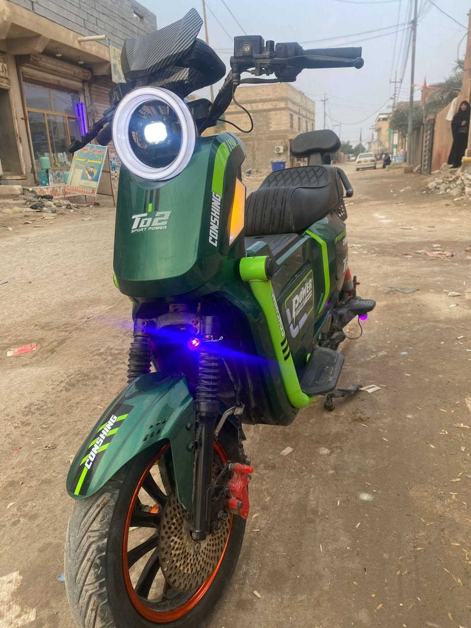 السلام عليكم ورحمة الله وبركاته درجه اف2
دراجه جديد الله شاهد مشحونه 15مره يمكن جديد بل باكيت يعني وسعره مناسب كلش وين ماتروح ما تلكه هيج سعر مواصفات 
1دراجه5باتري 32امبير 
2دراجه عقل رياضي يعني طياره 
3دبلات الاكبار يعني طسه ورزانه تخبل 
4بريكات دهن 
5لايت عالي ناصي
6ملف الفين 
7اشاير 
 8كارت وبصمه وسويج 
دراجة جديده الله شاهد هسه معتاز وريد ابيعه ماخذه 750بل حسين وهسه اريده 550
البصره جزيزه 
استفسار *********** وتساب فقط
