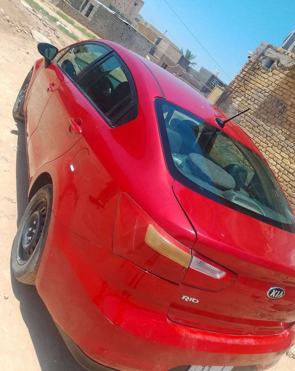 كيا ريو ٢٠١٧ رقم بغداد انكليزي
تبريد تدفئه كير مكينه كله مكفول  سياره نضيفه جدا عليها ادامة للبيع بالتقسيط مقدمه ٥٠ وبشهر ٣ ورقات المبلغ الكلي ٩٥ بلاش والله 
 مبدل بنيد وبيها رش مال  بالجهة
 اليمنى 
العنوان بابل قرب سيطرة ام الهوى 
*********** واتساب
