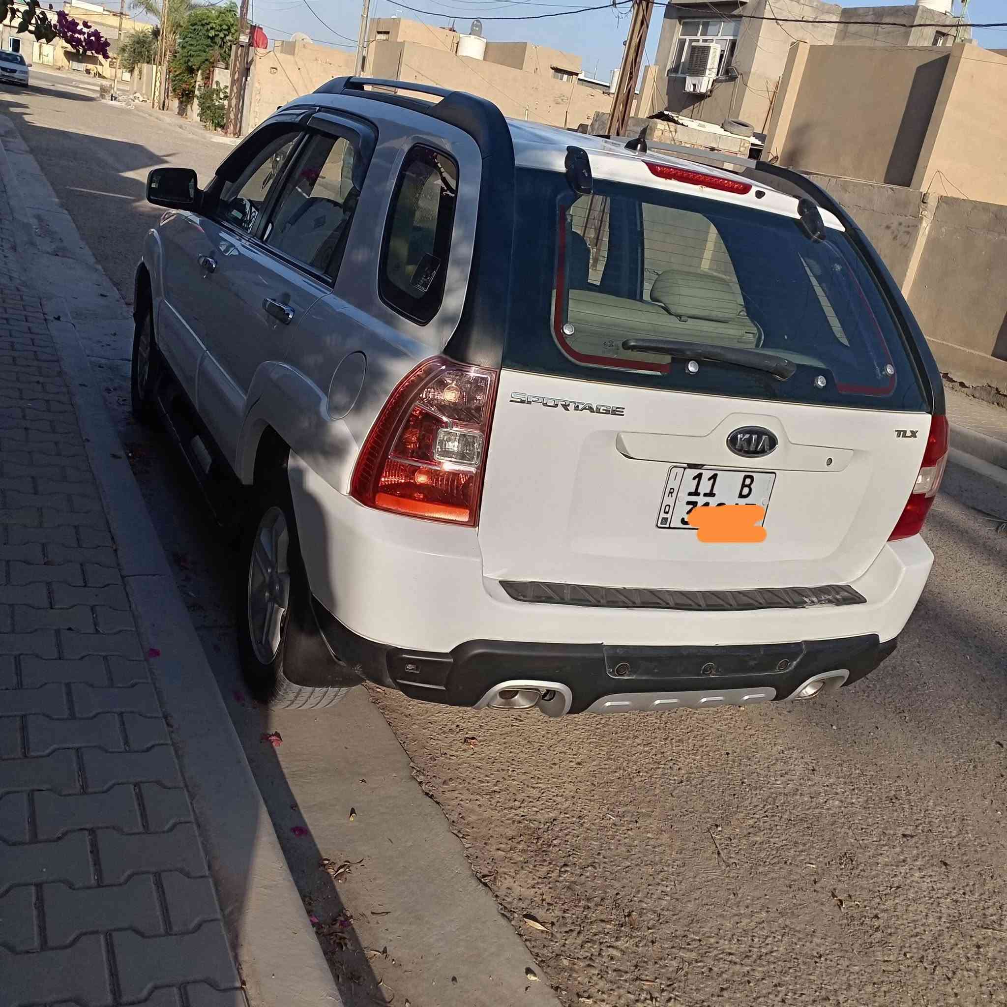السلام عليكم
سبورتج خليجي 9 محرك 2000 دوش
رقم جديد بغداد بأسمي سنوية جديدة 2031
بيه جنطة مبدلة بدون دواخل 
والباقي كله جاهزه 
*********** اتصال او واتساب
مكاني الاسكندرية 

.

