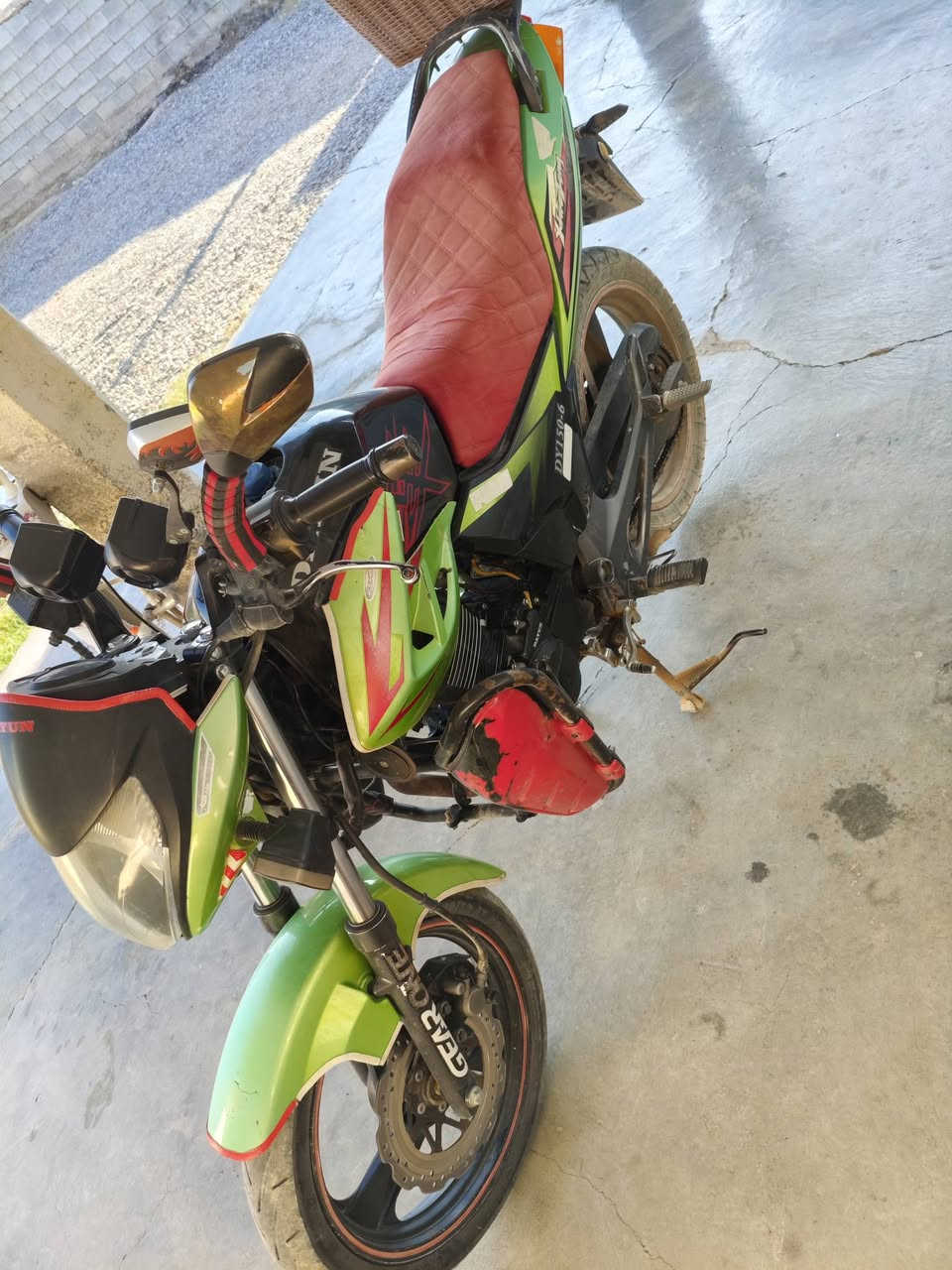 يوجد موطور دايوان / موديل 15/ وراق اصوليه/ يتسجل / الموطور وضع شركه / الموقع شريعه /  الرقم ***********
