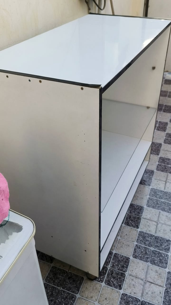 ميز جام خانه نضيف كلش يرهم لكلشي سعره ٦٥ متوفر خاص ***********
