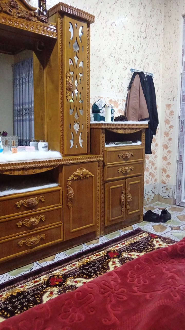 عندي هالغرفه للبيع من عدل قنصور  550 موصل ***********
