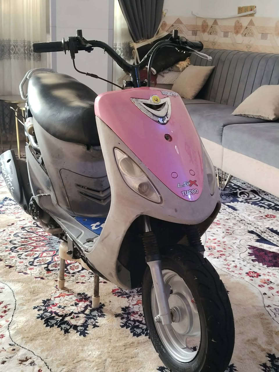 سلام عليكم دراجه للبيع السعر ٢٥٠قفل بيها عطل تأخذها علا عطله أبيع طافيه مكان حله حل الطهمازيه الرقم تواصل***********
