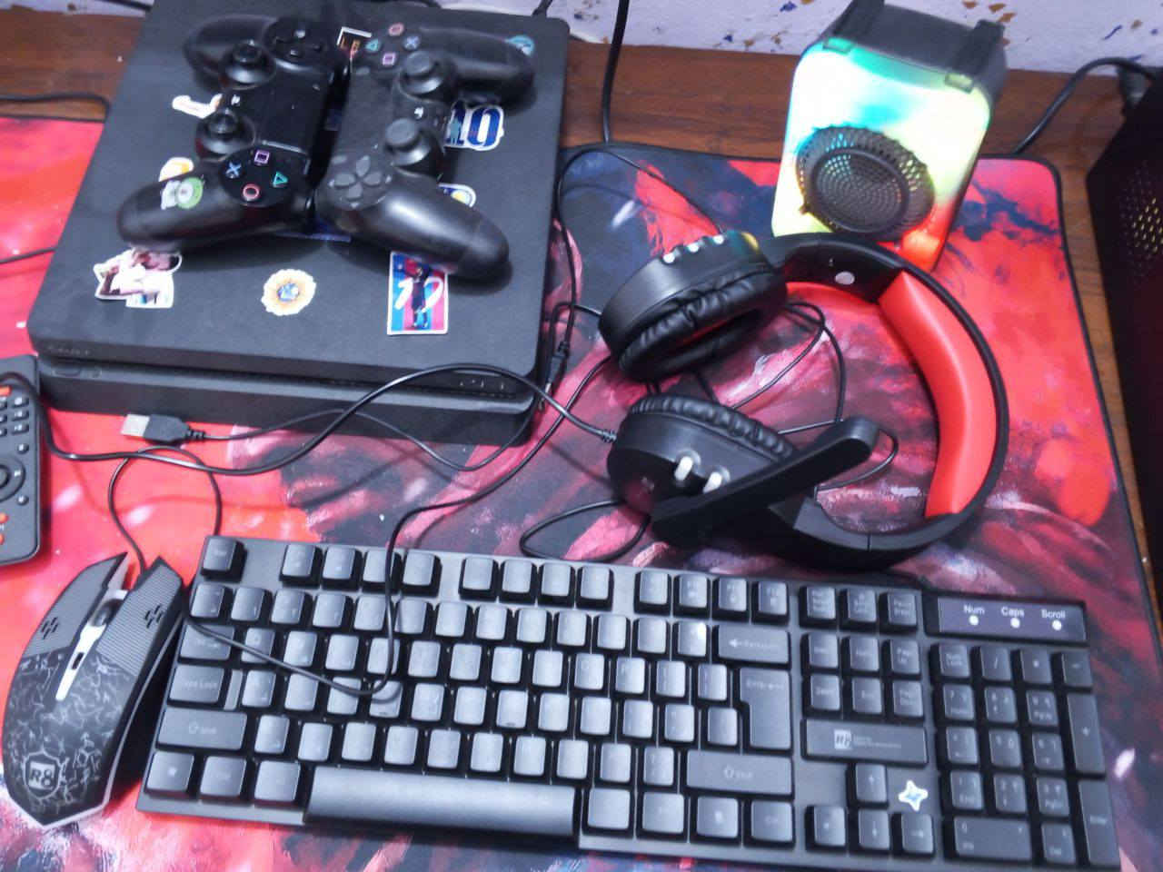 اقوى بلي فور بالعراق و الديوانية🔥🔥
السلام عليكم بلي ستيشن فور للبيع
ps4slim للبيع 💯💯
((اشتريته جديد مو بالة ))🔥💥
البالة استعمال 2013 و اني مشتريه ماصارلي  هواي تقريبا 2019 اشتريته ب٤٢٥💸💥
البلي نظيف بنسبة 100٪💯
البلي يحتوي على جوستكين اصليات و جدد اشتريتهن الواحد ب٧٠ الف اشتريته و واحد مع البلي اجا🔥💥💫
و بية ups اشتريته الاصلي مو الصيني ب55 الف دينار
يحتوي البلي الكثير من الملحقات القوية يعني تكول بي سي مو بلي💯📺
مثل
جوستكين اصلي الواحد  اشتريته ب٧٠ الف اشتريته🕹️
كيبورد💥
ماوس 🔥🔥
سماعة 🎧🔥
هية تجميعة كاملة اشتريتهن ب٦٠ الف!!🔥🔥
ماوس باد اشتريته ب١٥💥💫
دي جي اشتريته ب١٥🎛️🕹️💯
ستيكرات على البلي💦💯
سكاي لايت اشتريته ب٤٥ الف ابحثوا عنه اذا ماتعرفون🎛️💯💫
ups الاصلي مو الصيني اشتريته ب55
البلي غير مفتوح نهائيا 🔥🔥
البلي نظيف جدا جدا💯🔥
البلي يحتوي على وايرات كاملة واضافية 🔥💫
يحتوي على واير شحن جوستك اصلي و ليس صيني🔥🔥

تكدر تشتري الملحقات وحدهن عدا البلي ستيشن نفسه الة كامل تشتري 🔥
اسعار الملحقات وحدهن خاص🔥
البلي حساب متوسط او قوي في فورت نايت🔥💸
البلي حتى كارتونته موجودة💥🔥
السعر فقط فقط ٣٦٥ الف و بية مجال و قابل للتفاوض البلي💸💸 
يعتبر pc مو بلي عادي على هاي ملحقاته🔥🔥🔥
علما اني صارف عليه ٦٣٠ الف دينار 🔥🔥
مكاني:ديوانية 
رقمي ***********
