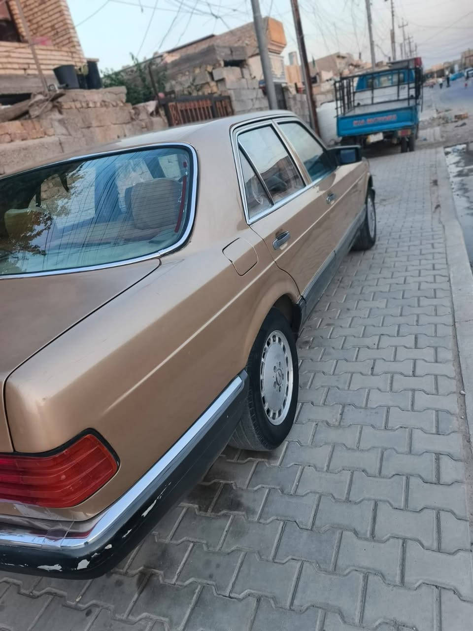 سلام عليكم ادمن وافق سياره مرسيدس جانبو باب قصير مديل 1986 للبيع سياره كير محرك بلادي قبق اسود عنكبوت كشنات كهرباء تبريد خير من الله شغال سياره كدامك مثل ما مضح بل تصوير تحويل ثاني يوم  شراي يتصل ويدلل رايده 35 وبيه مجال ما اتعامل بل اتصال تعال وتدلل ***********،،،،،***********
