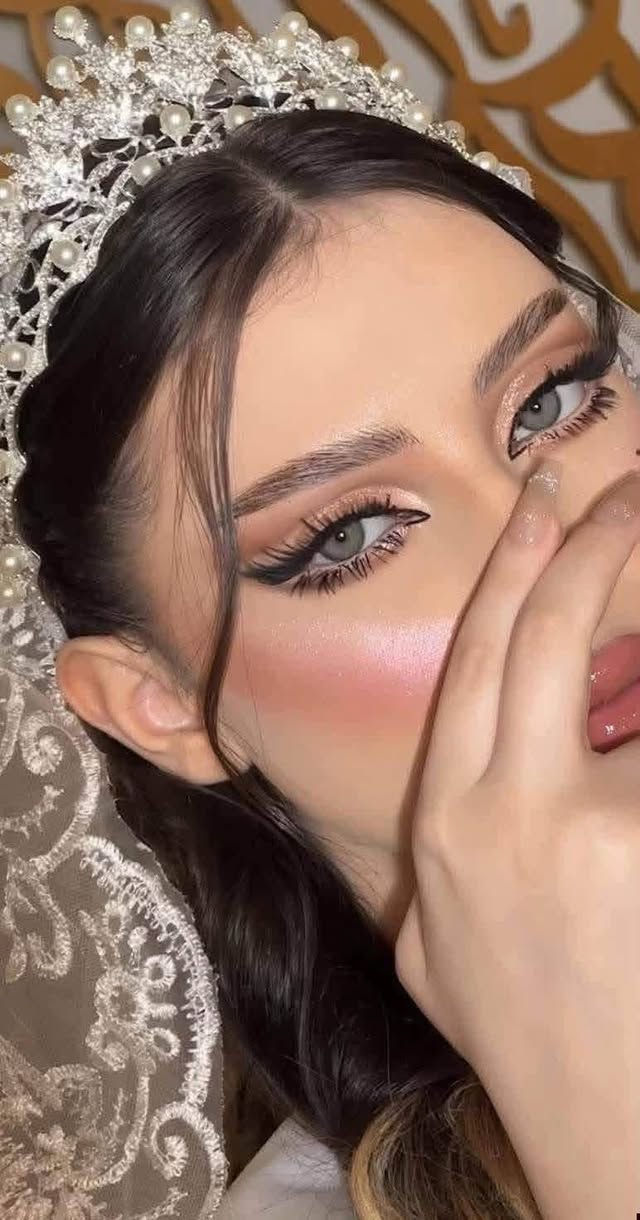 #سنتر اسوو يقدم ☺️ {{{عرض 🌹لفتره🌹محدوده}}}☺️
مع كل عروس vipمدعوات  اثنين مجاني 
#جتهيز العروس كامل 
#اضافر مجاني
#عدسات مجاني
#رموش مجاني 
وراء كل إطلالة ساحرة.. لمسة #فنية من صالون اسوو 👑✨سواء كنتِ تبحثين عن #تسريحة أنيقة لمناسبة خاصة، أو عناية احترافية بأظافرك #وبشرتك، نحن هنا لنحقق كل ما تحلمين به 💄. دعينا #نبرز جمالكِ ونجعل يومكِ مميزاً!شاركينا في التعليقات: #ما هي خدمتكِ المفضلة في الصالون؟

📲#للاستفسار والحجز: ***********

💬 #واتساب: ***********

📍#الموقع:حي التعليم العالي قرب شركة النسيم
